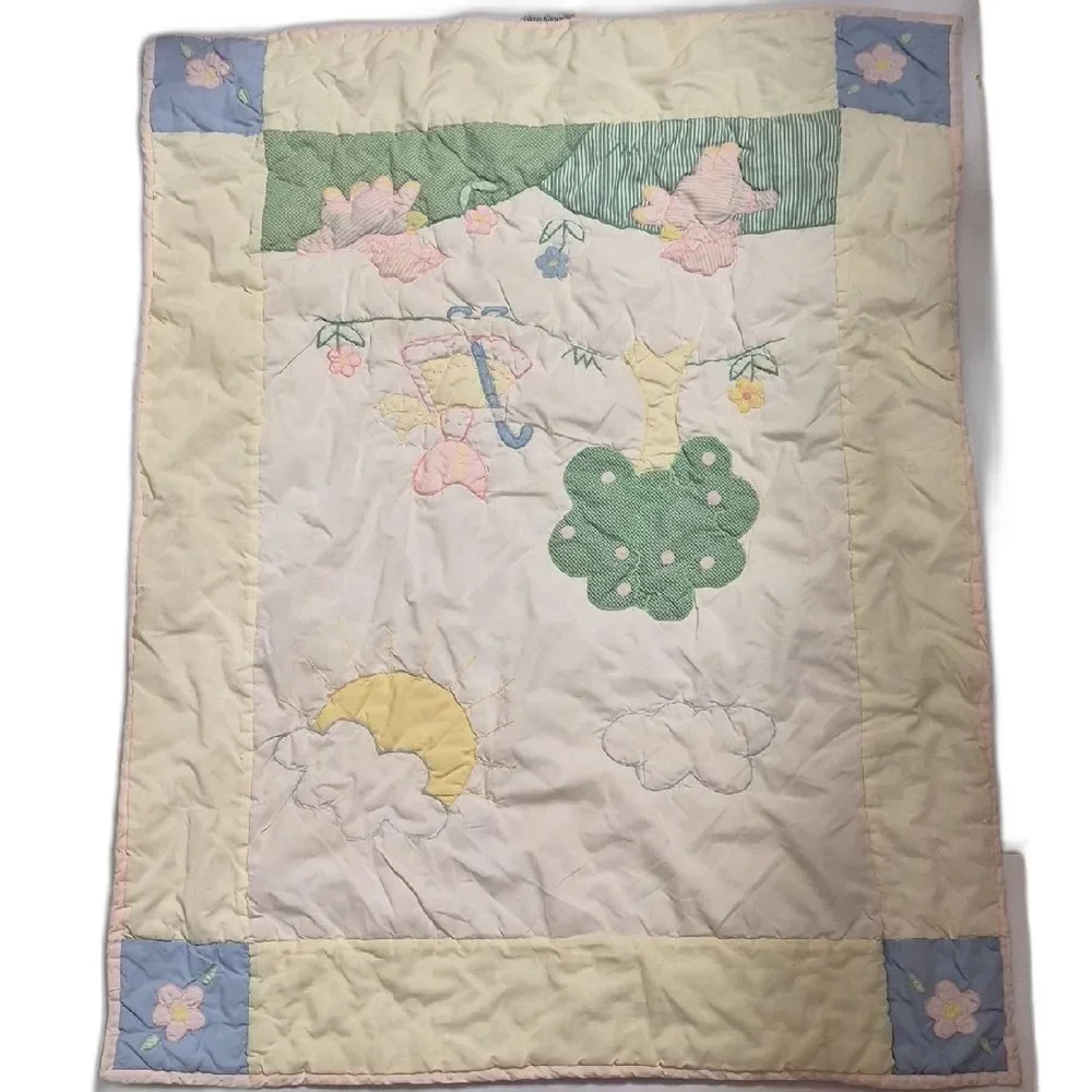 Vintage 90s Pastel Floral Embroidered Baby Quilt - Nursery Blanket Cream/Green